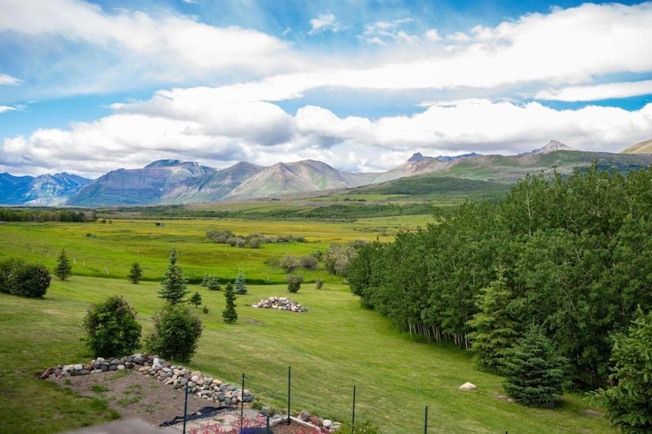 Country * Waterton Park