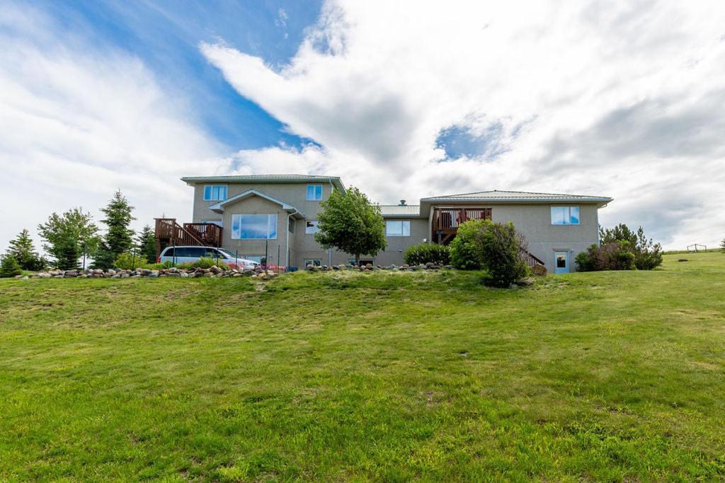 Country Villa Waterton Park