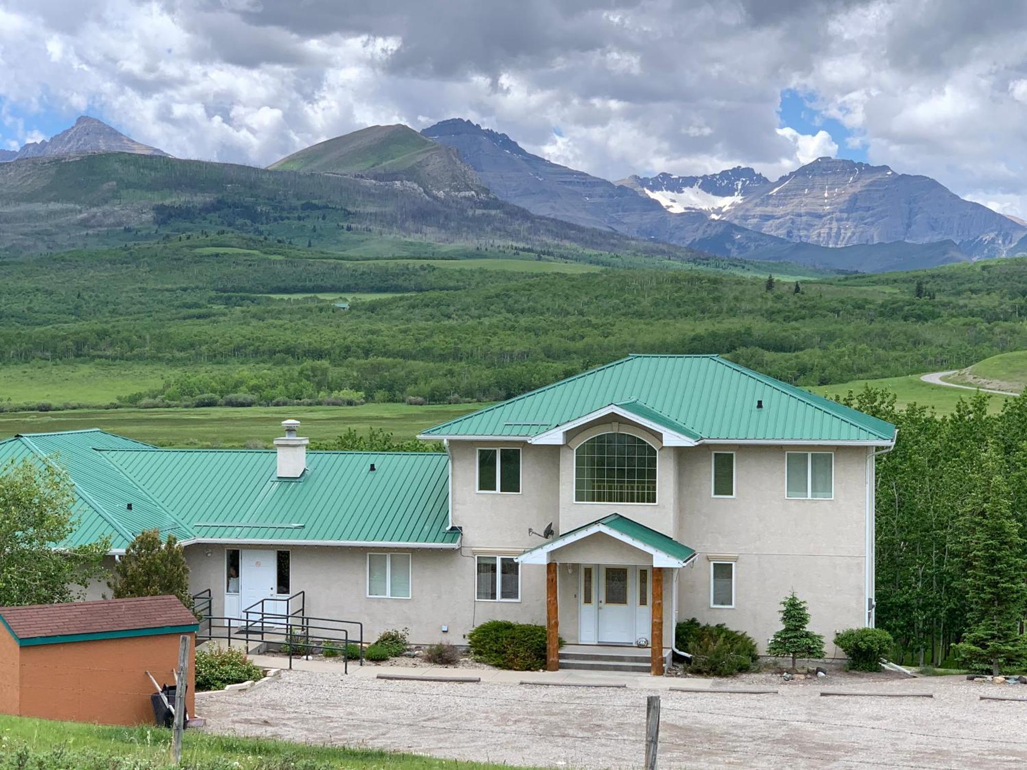 Country * Waterton Park