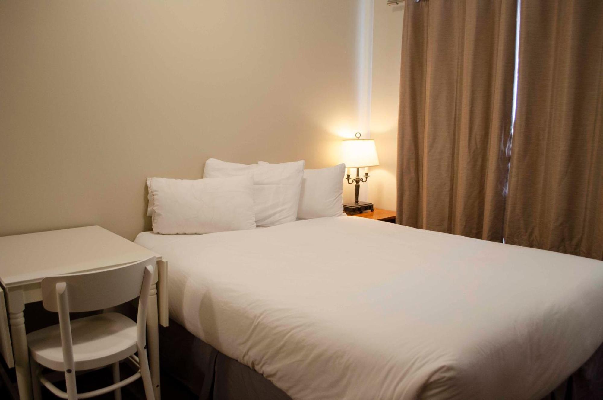 Hotel Aspen Village 2*