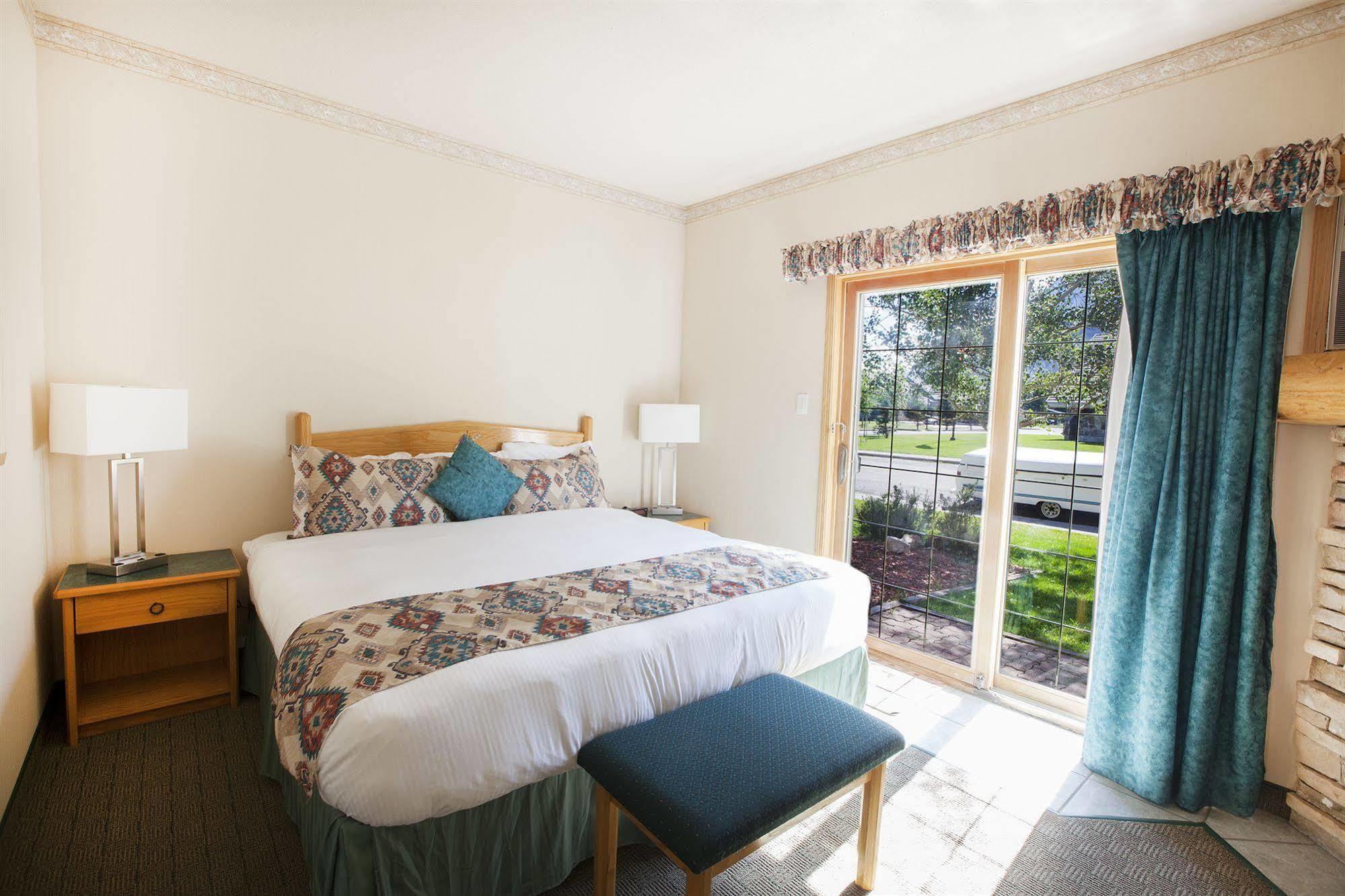 Glacier 4* Waterton Park